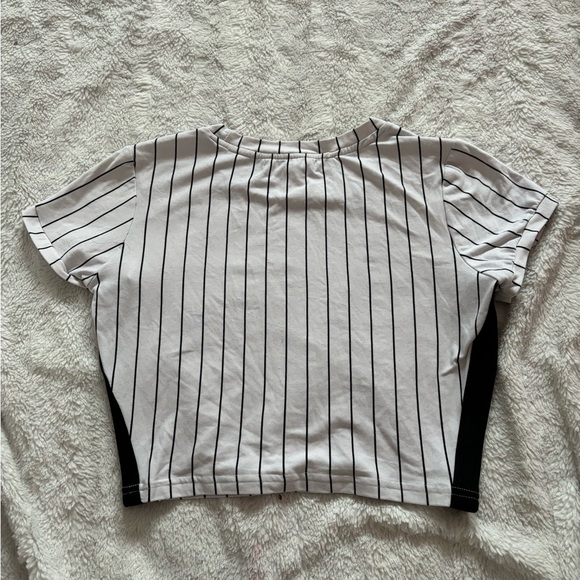white and black striped short sleeve top - Picture 4 of 4